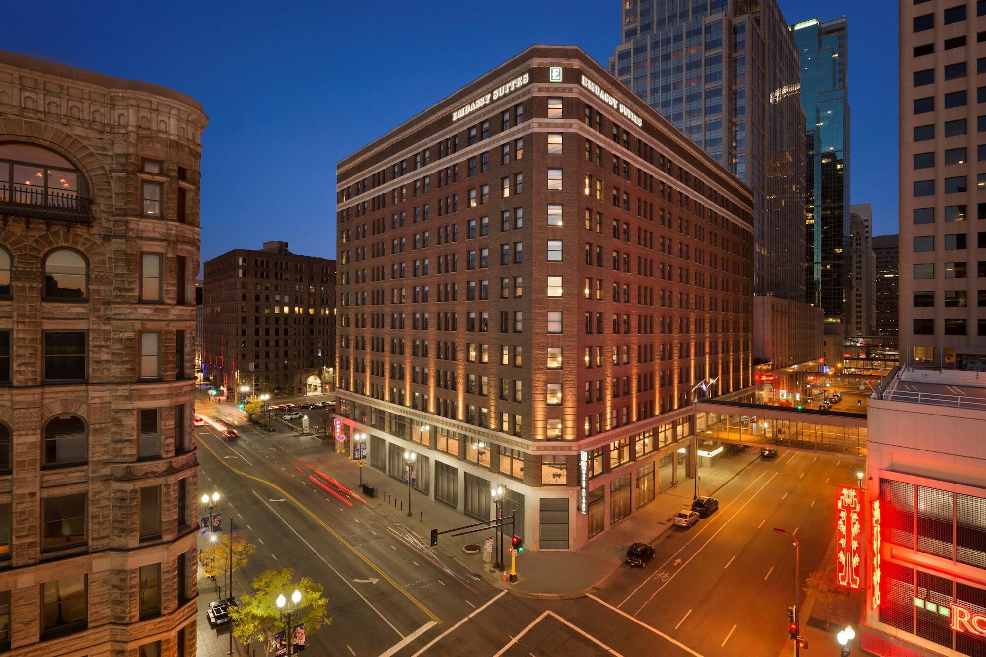 Embassy Suites By Hilton Minneapolis Downtown Hotel Exterior foto